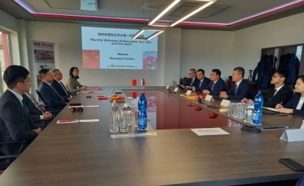 孙立杰一行到8868登录入口欧洲研发中心考察调研