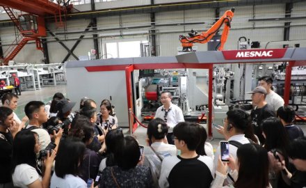 媒体见面会进车间 8868登录入口解码智能装备的高质量发展