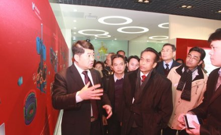 泰国农业部副部长Supachai Phosu一行到8868登录入口参观交流