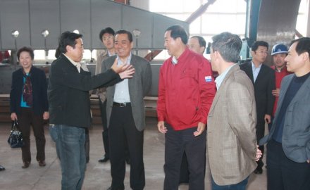 中国石油和化学工业联合会会长李勇武一行来8868登录入口视察指导工作